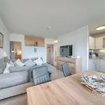- Haus F, App 0f0503 Lejlighed