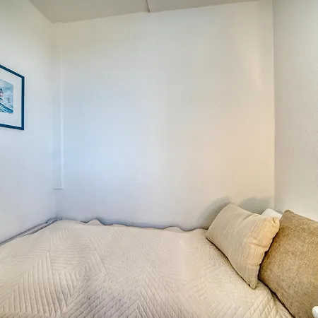 - Haus F, App 0f0503 Lejlighed *